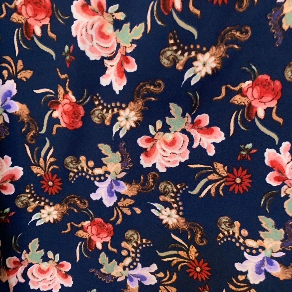 Philosophy Pencil Skirt in Floral - Picture 5 of 6